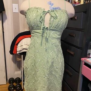 Pre-Owned Women’s Size S HAZEL BOUTIQUE Sleeveless Green Floral Mini Dress